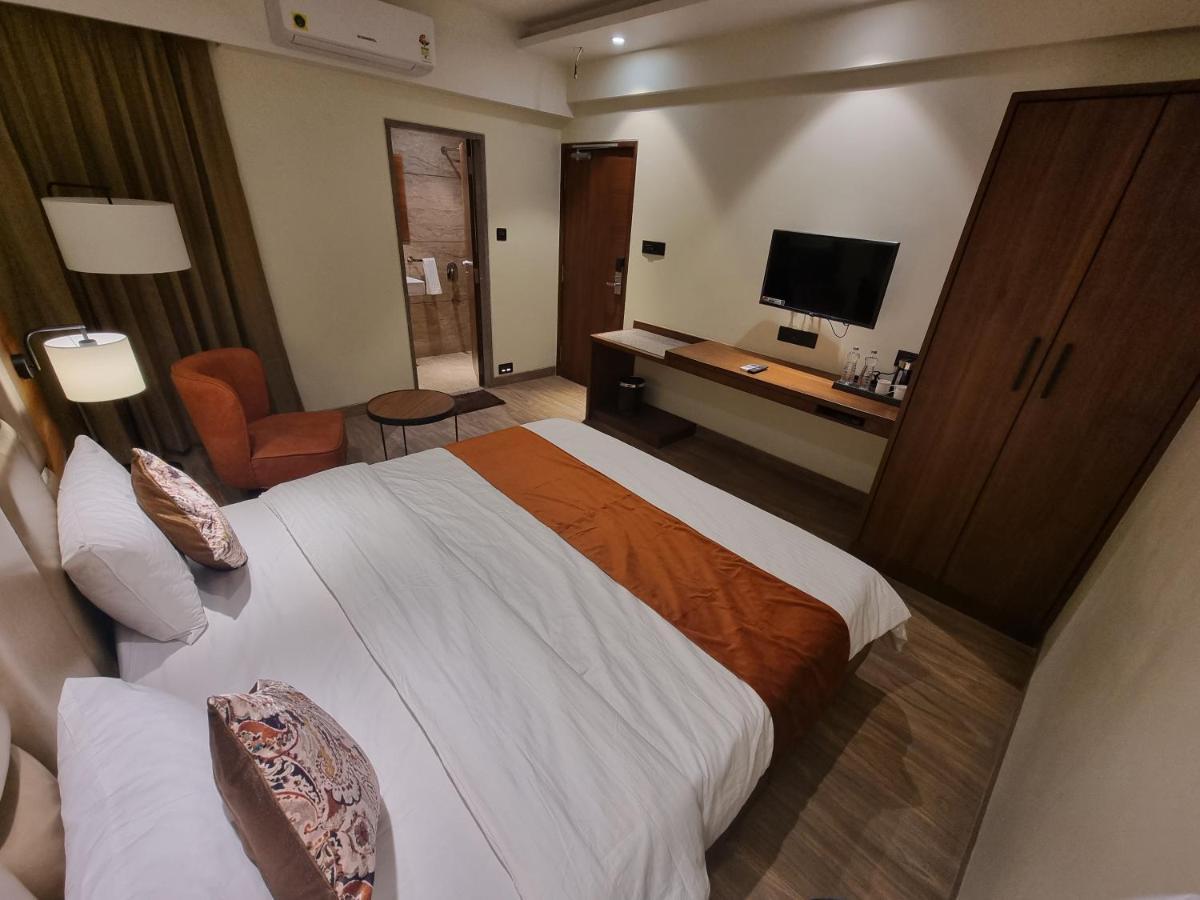 Hotel El Magnifico สุรัต ภายนอก รูปภาพ