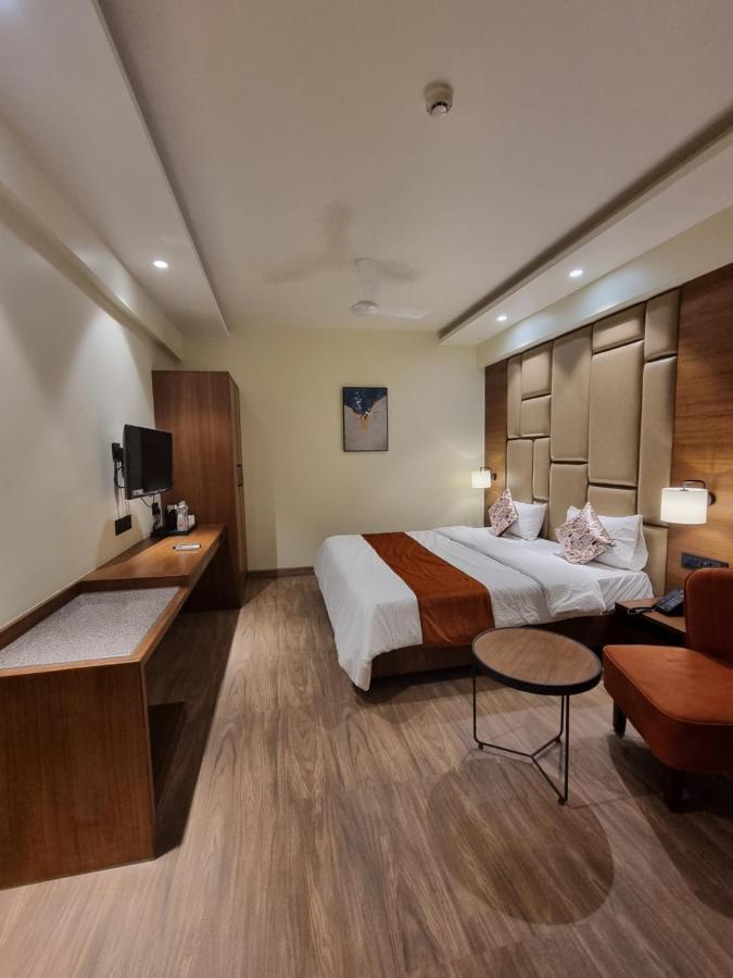 Hotel El Magnifico สุรัต ภายนอก รูปภาพ