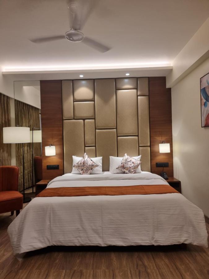 Hotel El Magnifico สุรัต ภายนอก รูปภาพ