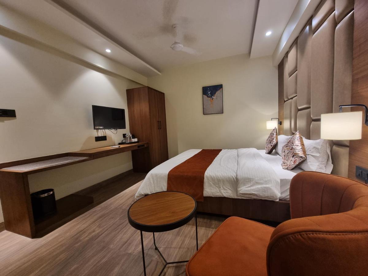 Hotel El Magnifico สุรัต ภายนอก รูปภาพ