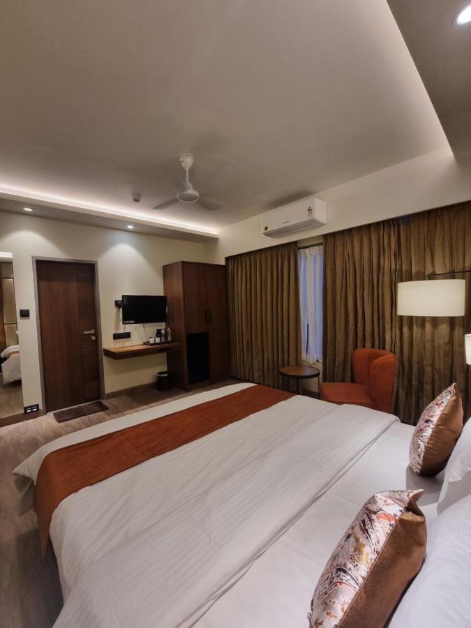 Hotel El Magnifico สุรัต ภายนอก รูปภาพ