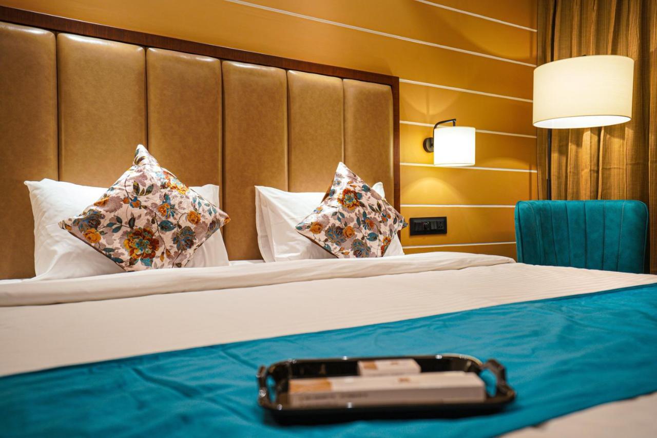 Hotel El Magnifico สุรัต ภายนอก รูปภาพ