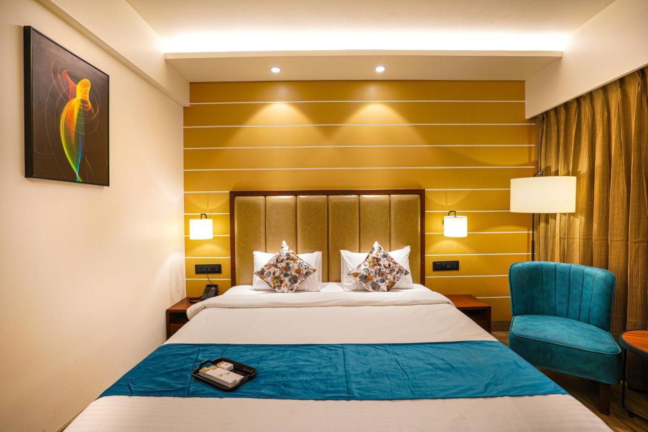 Hotel El Magnifico สุรัต ภายนอก รูปภาพ