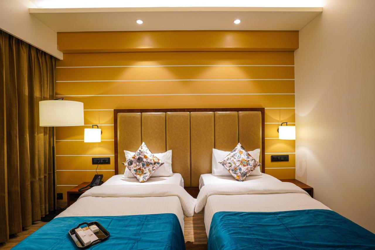 Hotel El Magnifico สุรัต ภายนอก รูปภาพ