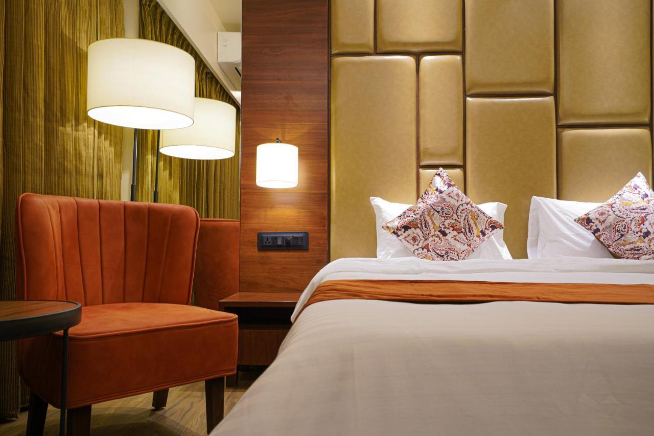 Hotel El Magnifico สุรัต ภายนอก รูปภาพ
