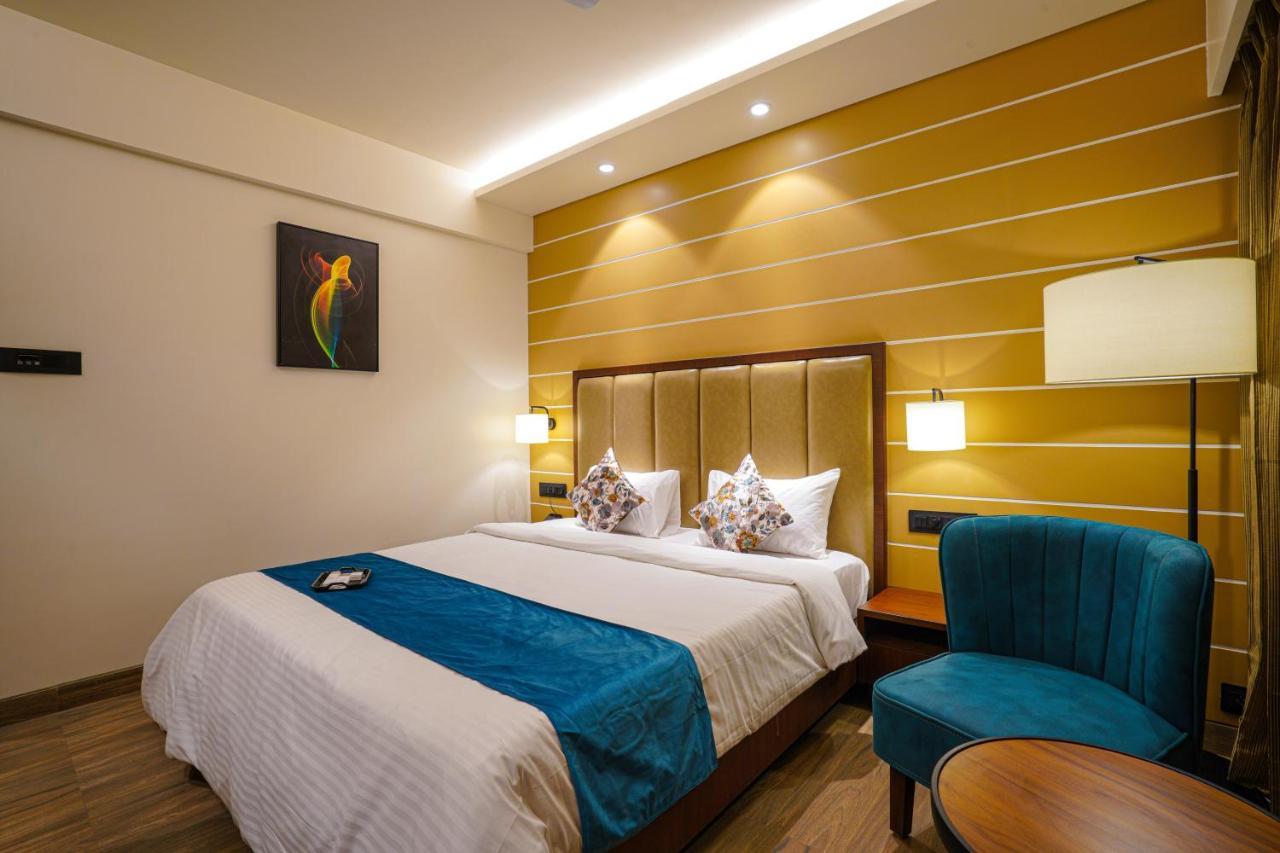 Hotel El Magnifico สุรัต ภายนอก รูปภาพ